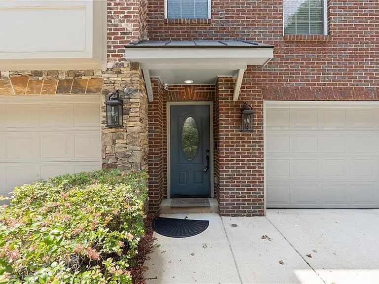 5583 Julian Pl — Photo 4