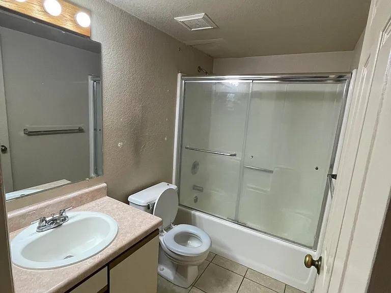 1810 Bimini Ln #3 — Photo 6