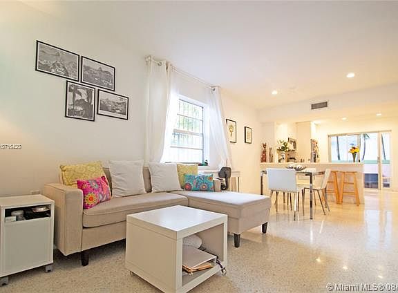 3rd image of 937 Michigan Ave APT 1