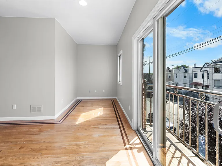 392 Liberty Ave #1 — Photo 13