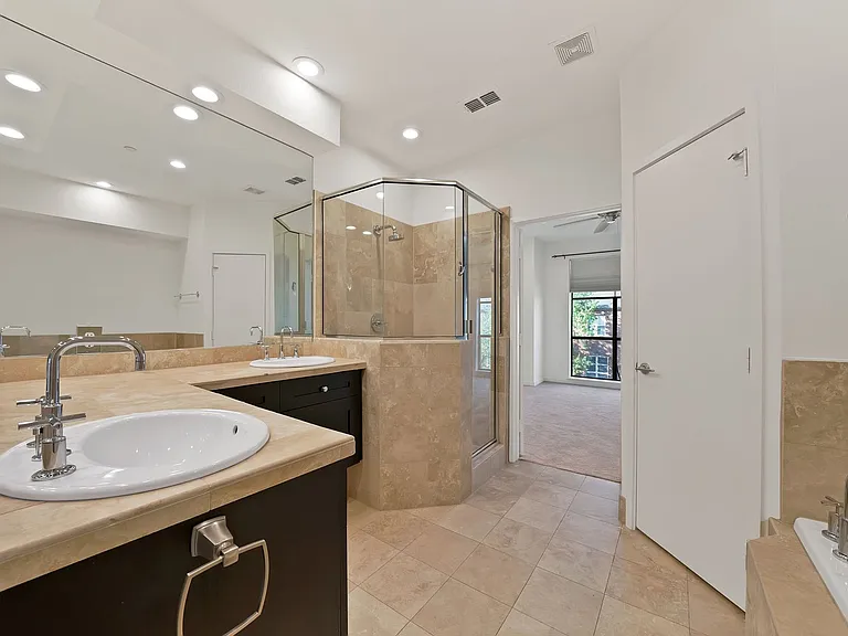 2420 Hugo St #3 — Photo 57