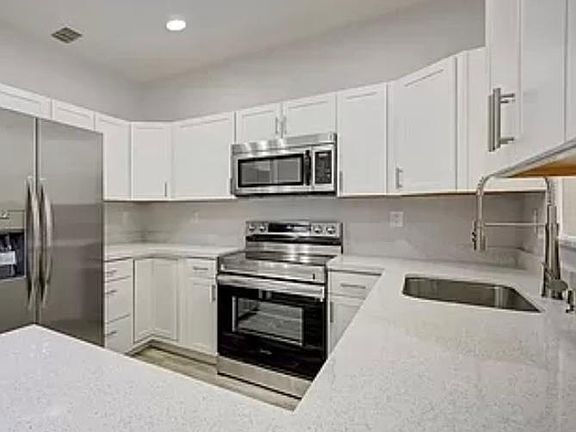 3rd image of 718 NW 170th Ter
