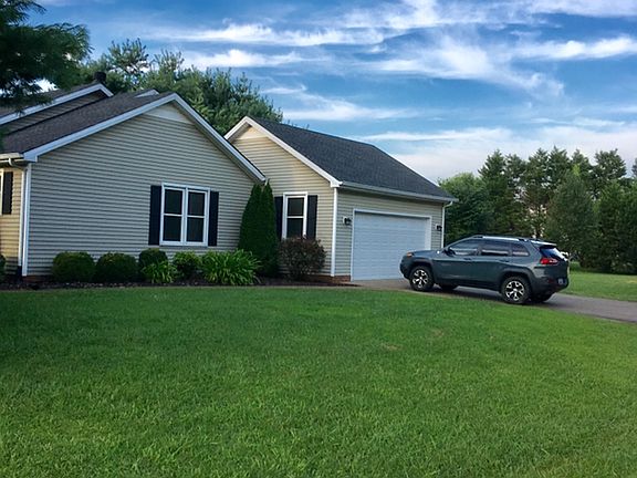 2nd image of 110 Lamplighter Dr