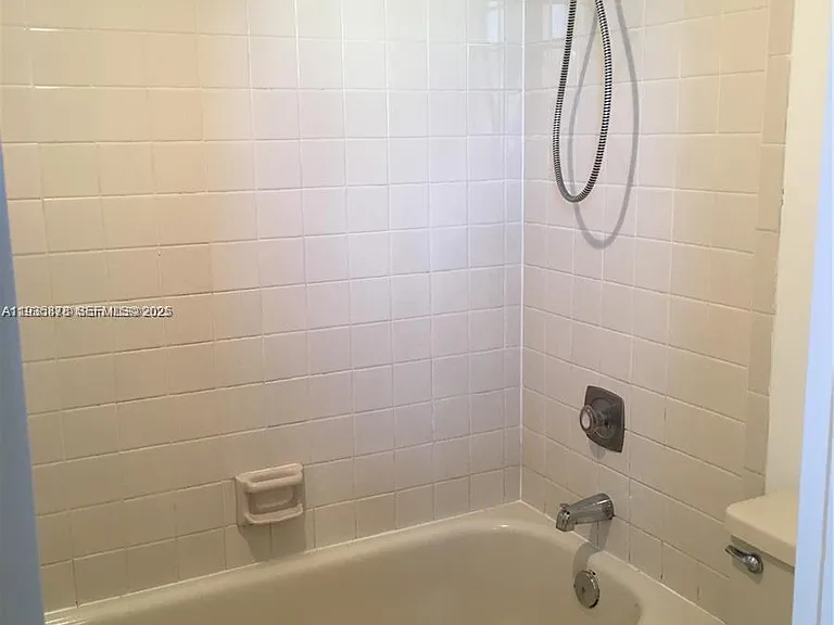 2931 SW 87th Ter — Photo 9