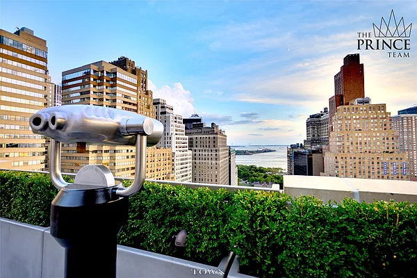 Rented by Town Residential | media 27