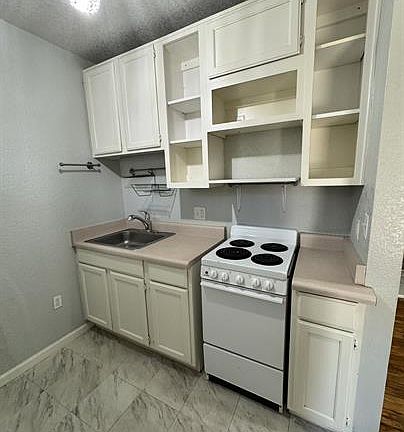 3rd image of 510 W Fillmore St #8