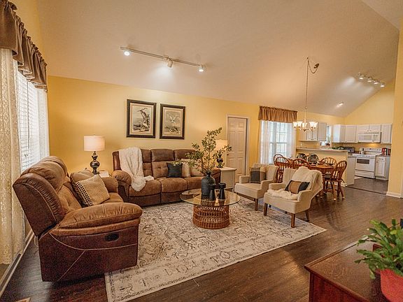 3rd image of 2274 Jolly Rodger Dr