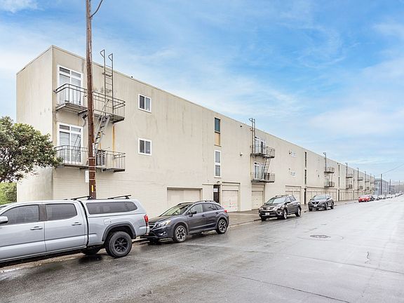 2nd image of 1301-1361 La Playa St #1065R