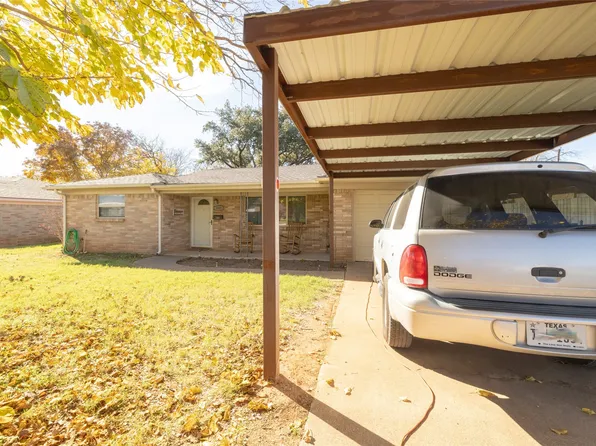 3809 Delaware Trl, Lake Worth, TX 76135