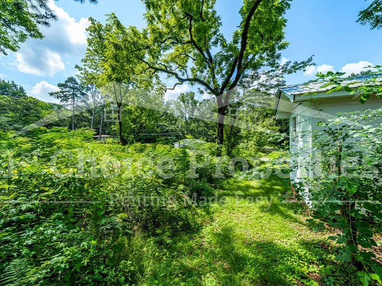 25 Kendall Ave — Photo 3
