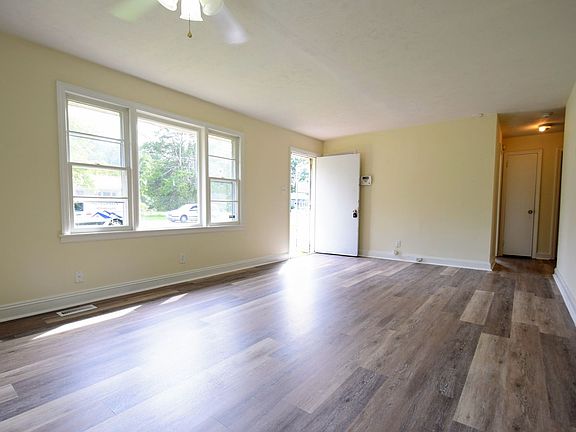 4th image of 213 Post Ave