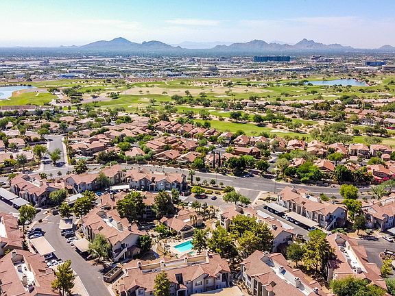 4th image of 8050 E Theresa Dr