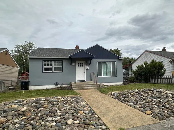 835 12th St, Clarkston, WA 99403