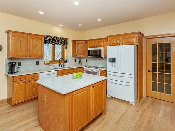 5th image of 5766 Chatham Cir