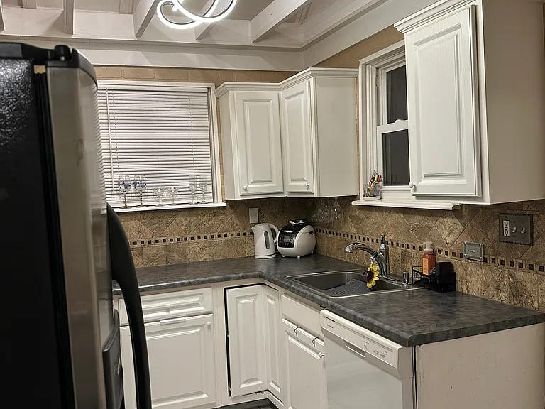 1746 Oconnell Ave — Photo 6