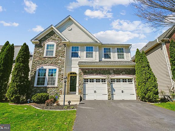 2nd image of 8716 Raleigh Mews