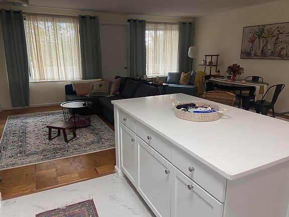 4th image of 4501 Arlington Blvd