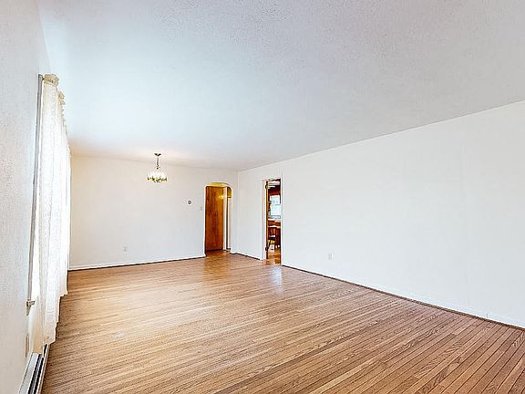 5th image of 326 Fleming St