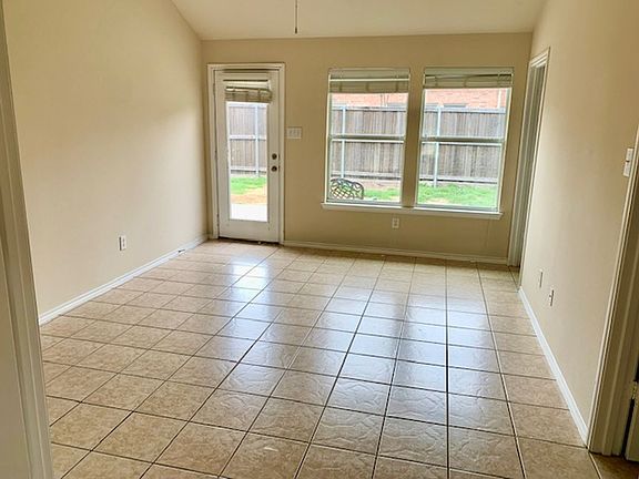 5th image of 306 Bradbury Dr