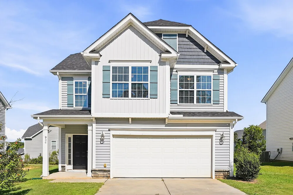 4 bed, 2.5 bath, 1838 sqft, $2,160 — Photo 1