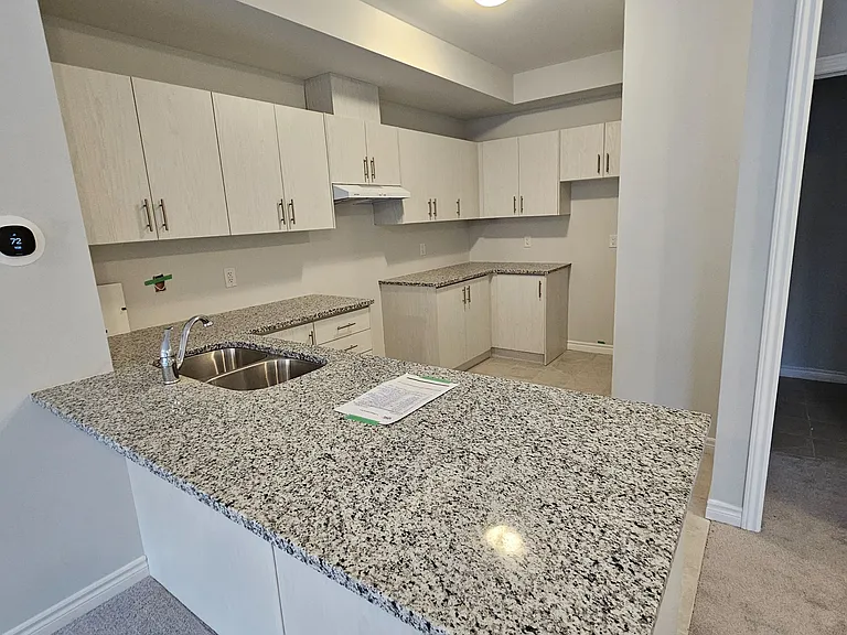 677 Park Rd N #98 — Photo 2