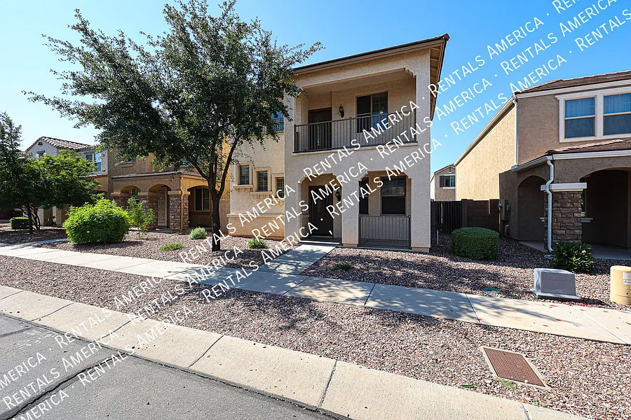 3 bed, 2.5 bath, 1907 sqft, $2,300 — Photo 4