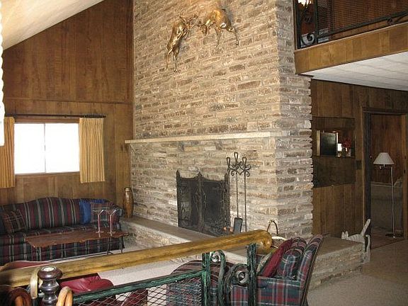 3rd image of 152 Hilltop Dr