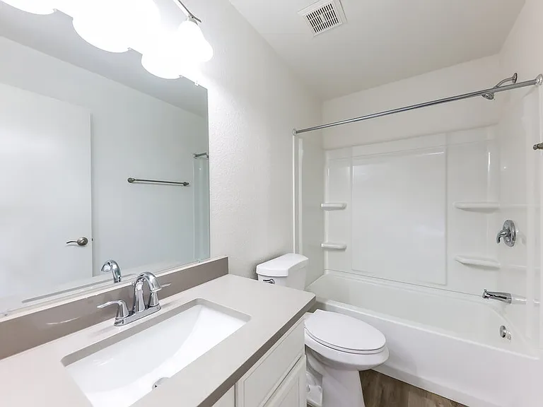 2310 E Morrow Dr — Photo 15