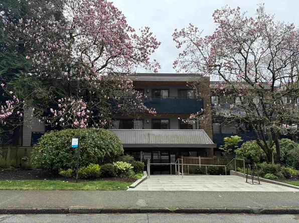 2416 W 3rd Ave #117, Vancouver, BC V6K 1L8