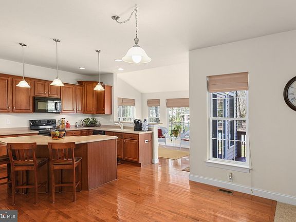 4th image of 57 W Gardenia Blvd