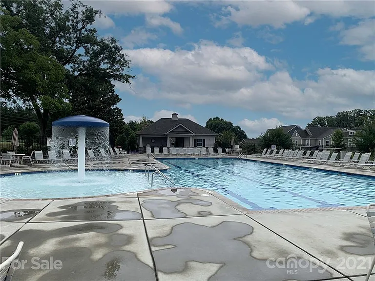 4020 Whittier Ln — Photo 34