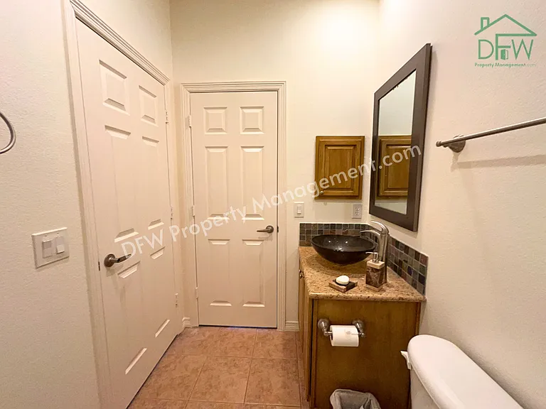 1205 Golden Gate Dr — Photo 21
