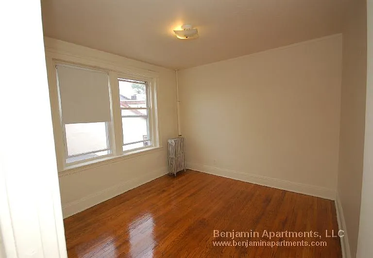 127 Sutherland Rd #F — Photo 3