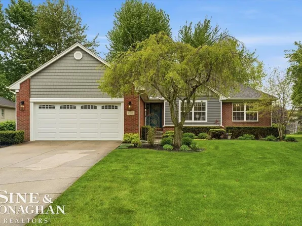 2109 Ash St, Saint Clair, MI 48079