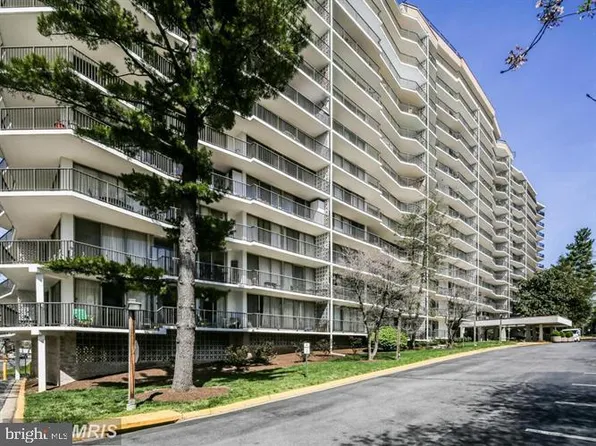 3333 University Blvd W APT 304, Kensington, MD 20895