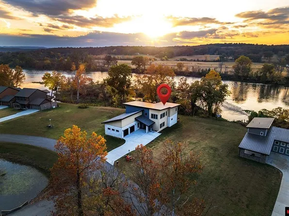 5 Sowbug Cir, Cotter, AR 72626