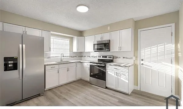 1024 Birchwood Ct — Photo 3