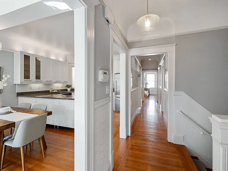 49 Cortland Ave — Photo 4