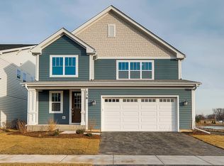 138 Roman Ln, Hawthorn Woods, IL 60047