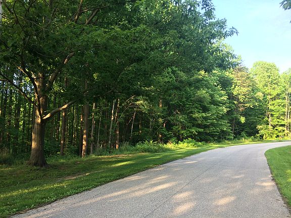 2nd image of 798 Richardson Dr