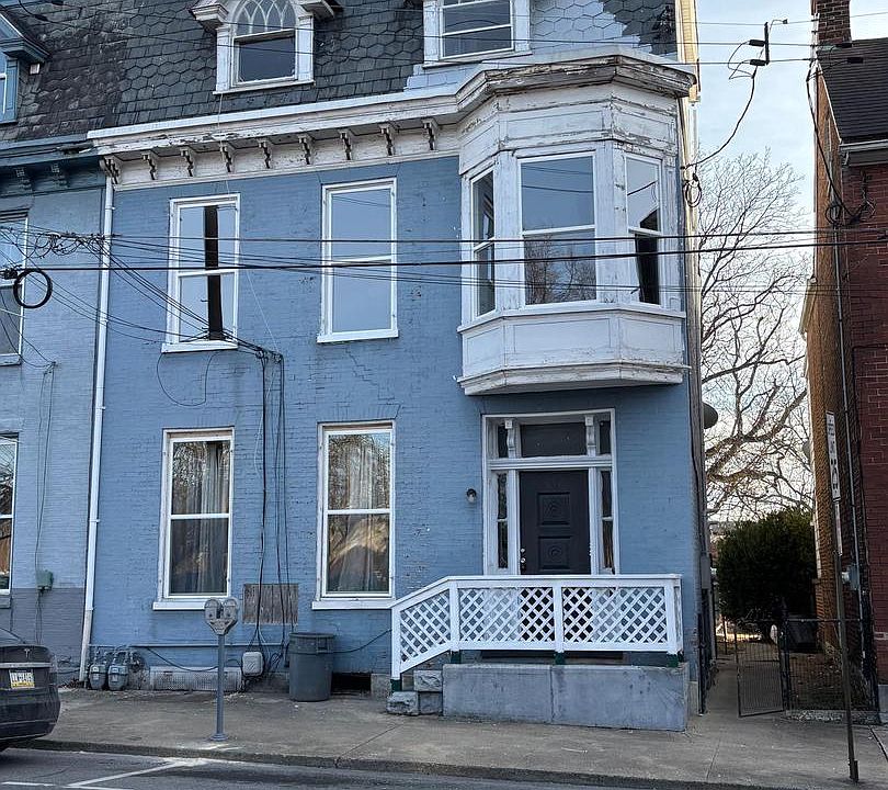 1st image of 66 W Queen St