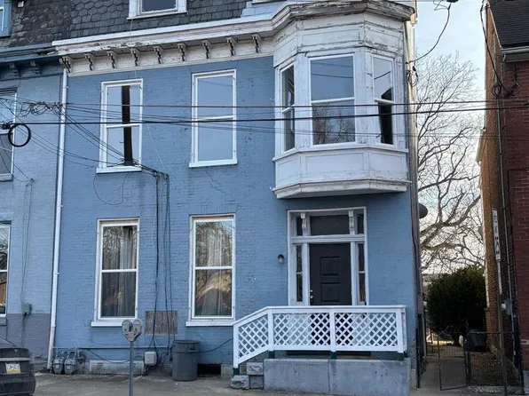 66 W Queen St, Chambersburg, PA 17201