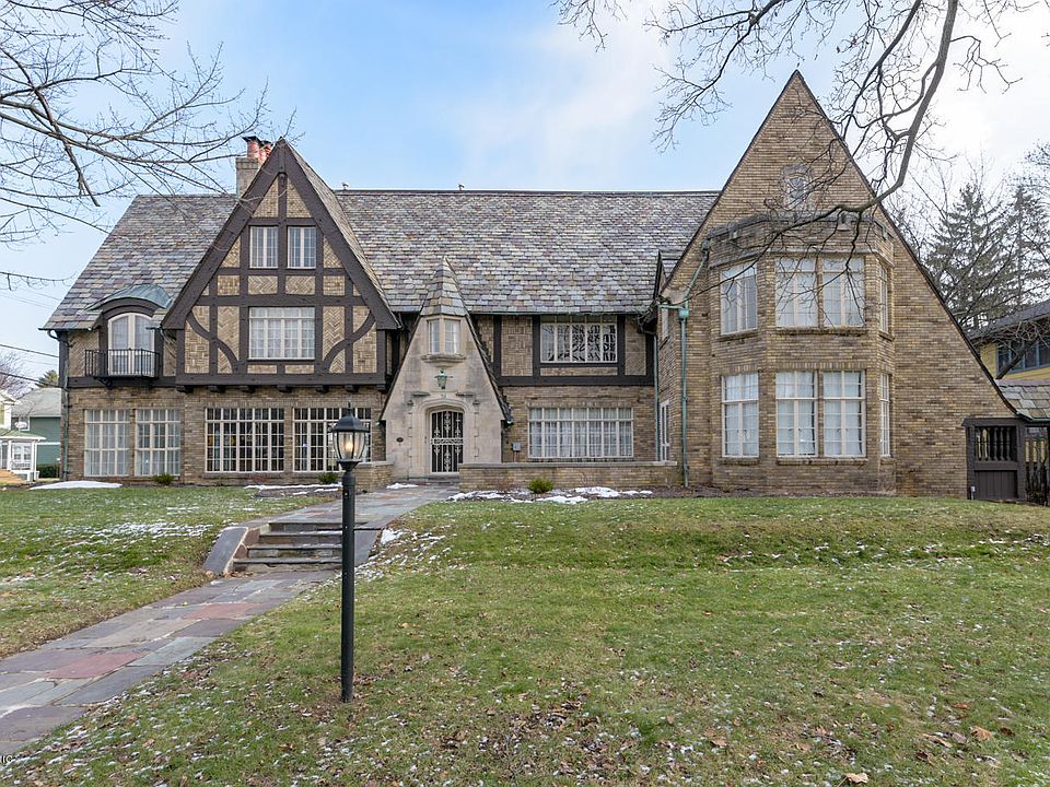 1st image of 92 Garrison Ave