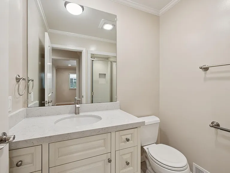 Luxury Apartment Available in gated Community downtown Palo Alto! — Photo 22