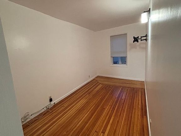 3rd image of 118 N College St Floor 2