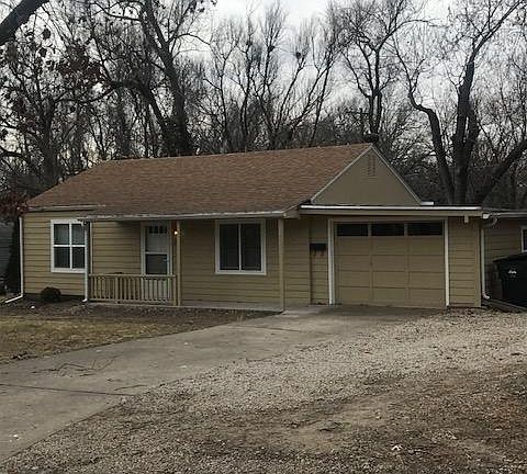 2515 SW Valley Brook Ln, Topeka, KS 66614 | Zillow