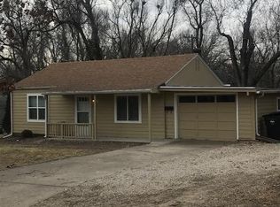 2515 SW Valley Brook Ln, Topeka, KS 66614