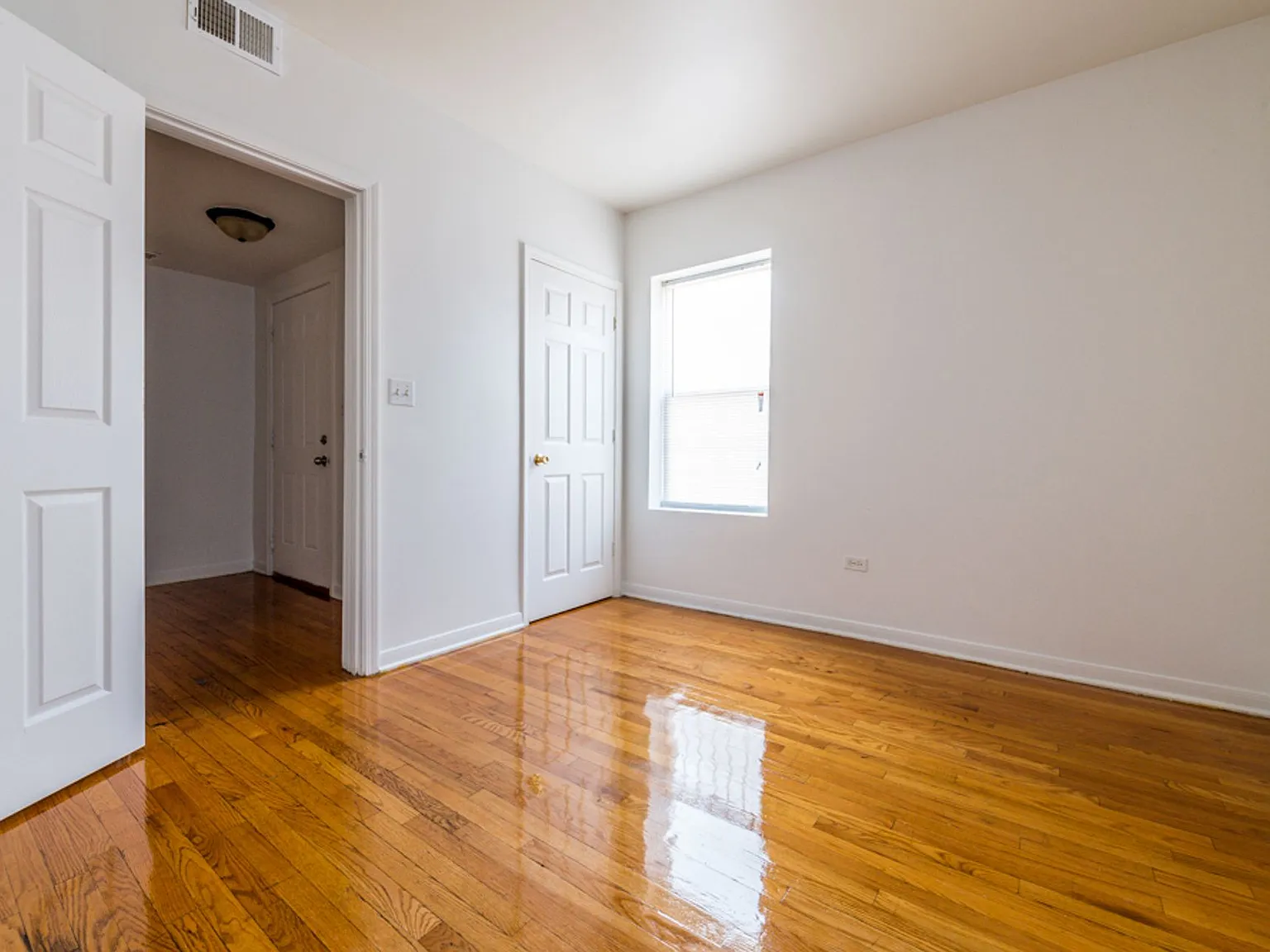 8514 S Crandon — Photo 3