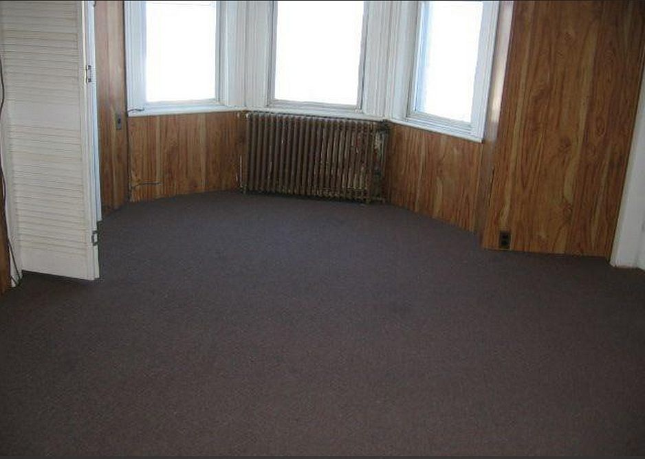 2nd image of 808 Columbia Ave