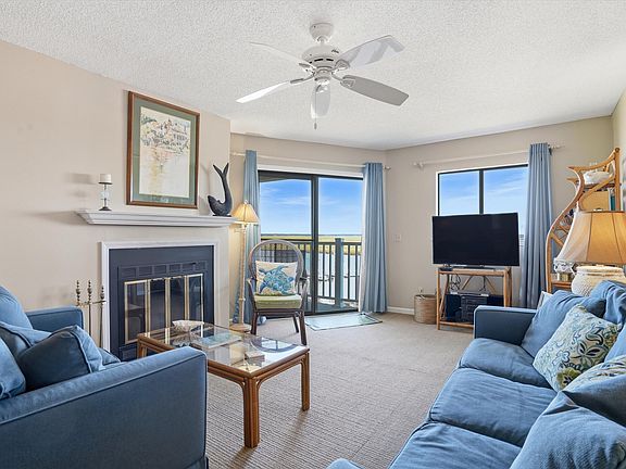 2nd image of 3701 Docksite Rd #312